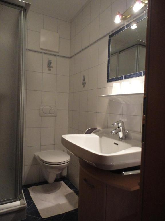 Gasthof Brentwirt Guest House Leogang Room photo
