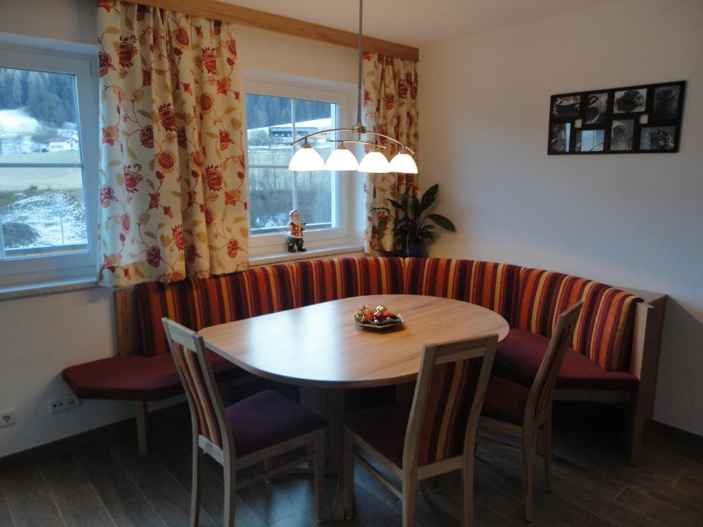 Gasthof Brentwirt Guest House Leogang Room photo