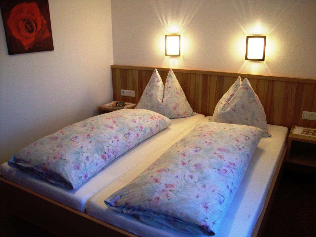 Gasthof Brentwirt Guest House Leogang Room photo
