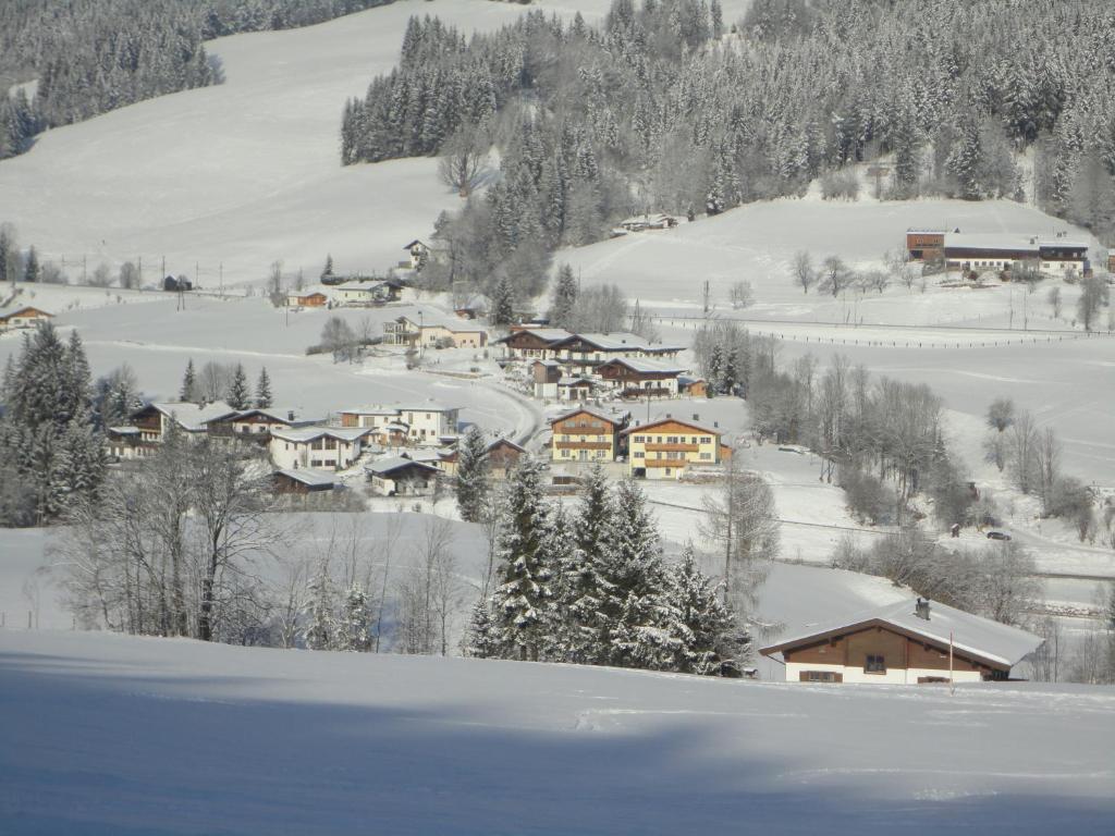 Gasthof Brentwirt Guest House Leogang Exterior photo